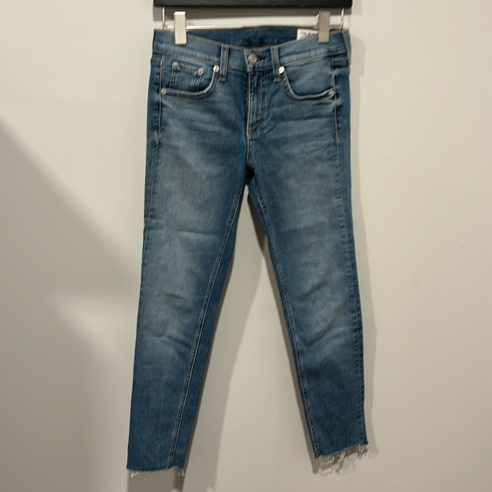 EUC Rag & Bone Skinny Jeans. Size 26. Perfect!!